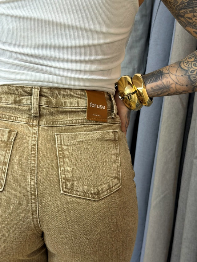 Calça straight Cor Caramelo
