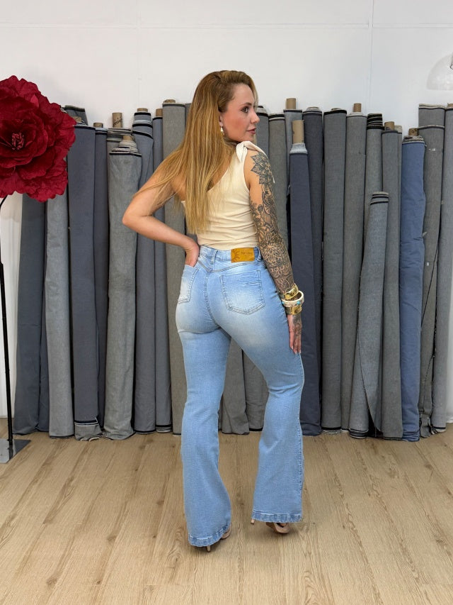 Calça  Boot Cut Azul Clara