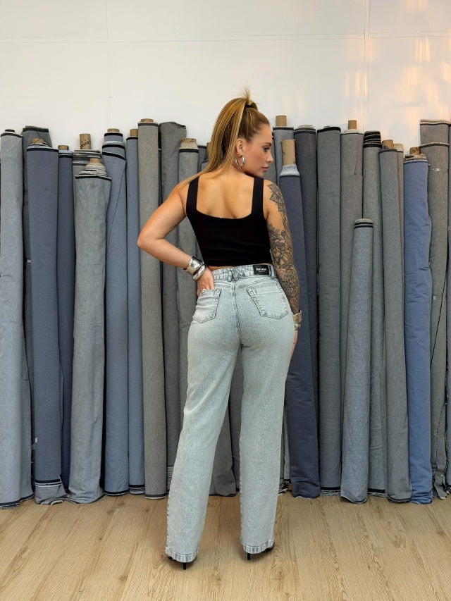 Calça straight Cinza com Strass na Lateral