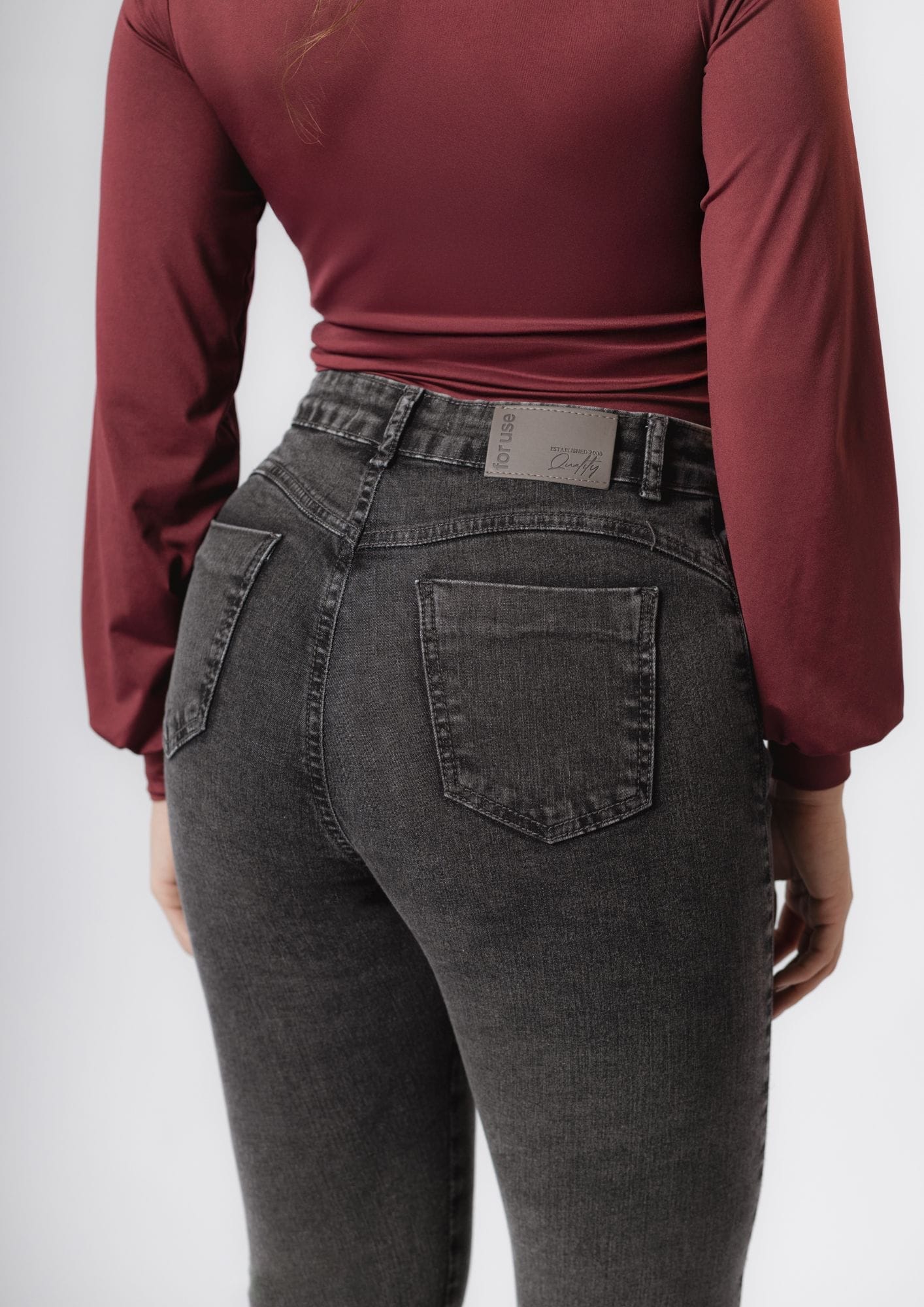 Calça Jeans Feminina Preta Boot cut de Cintura Alta - Imagem 3