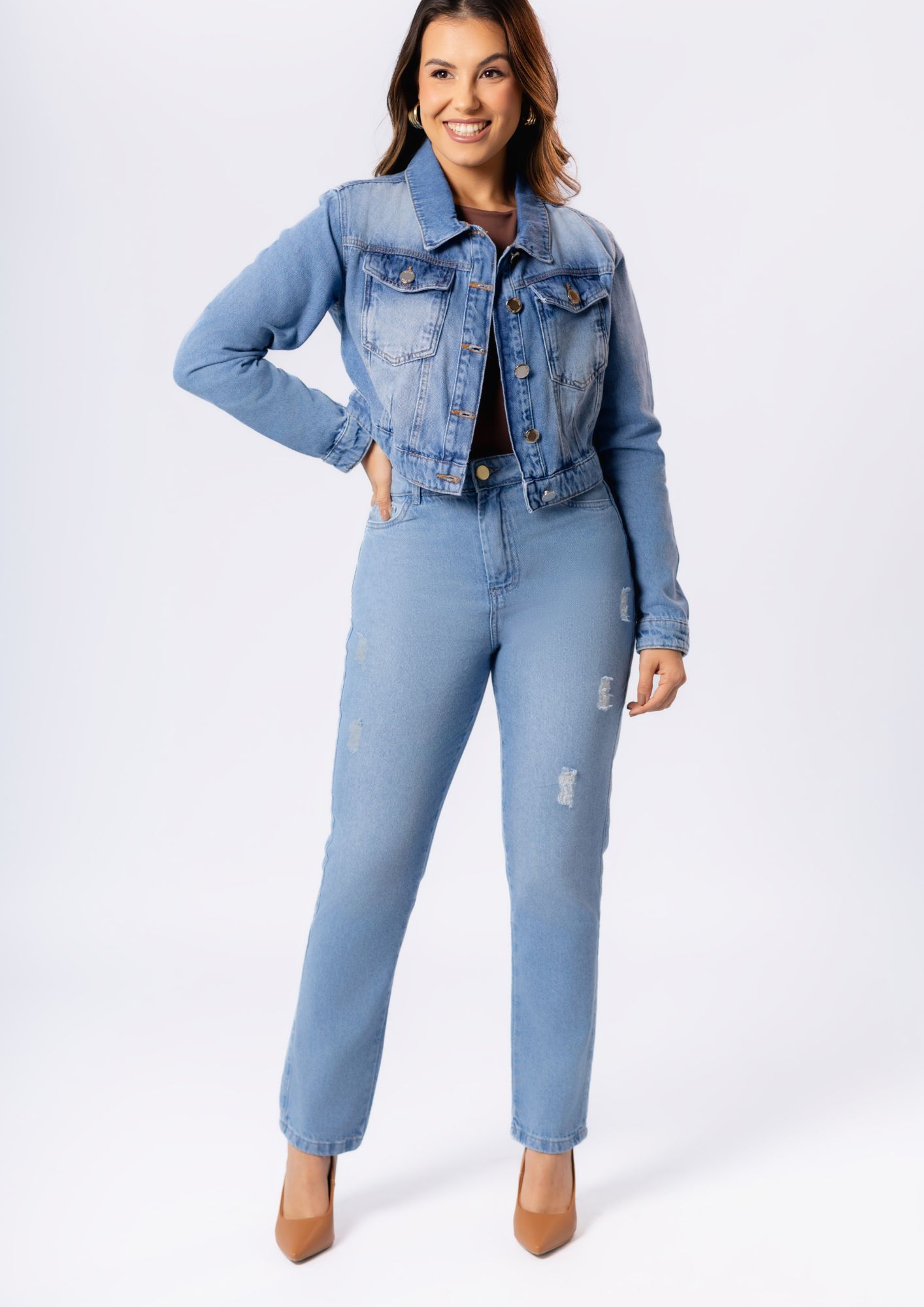 Calça Jeans Feminina Mom com Puídos