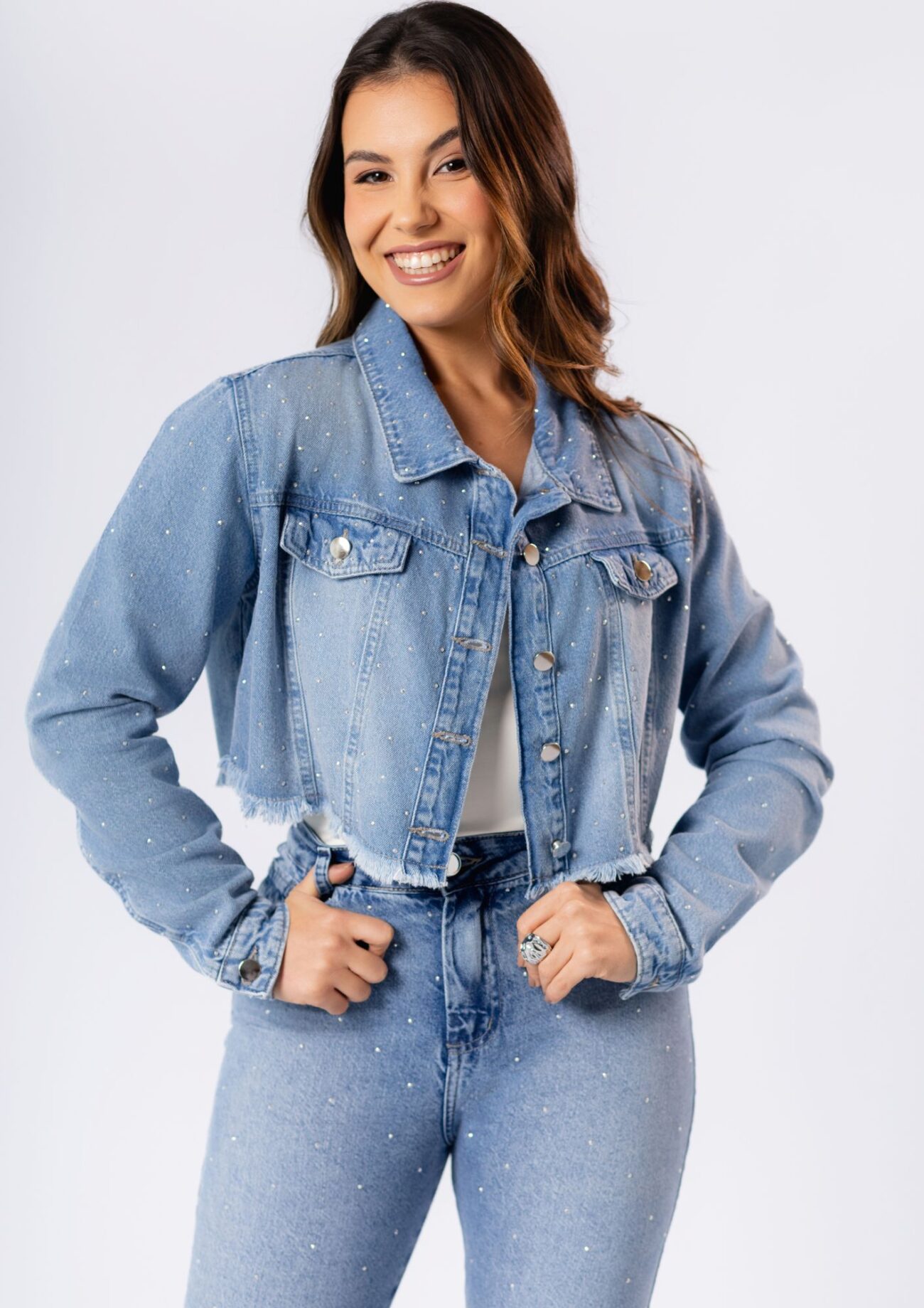 Jaqueta Jeans Cropped com Strass - Imagem 2