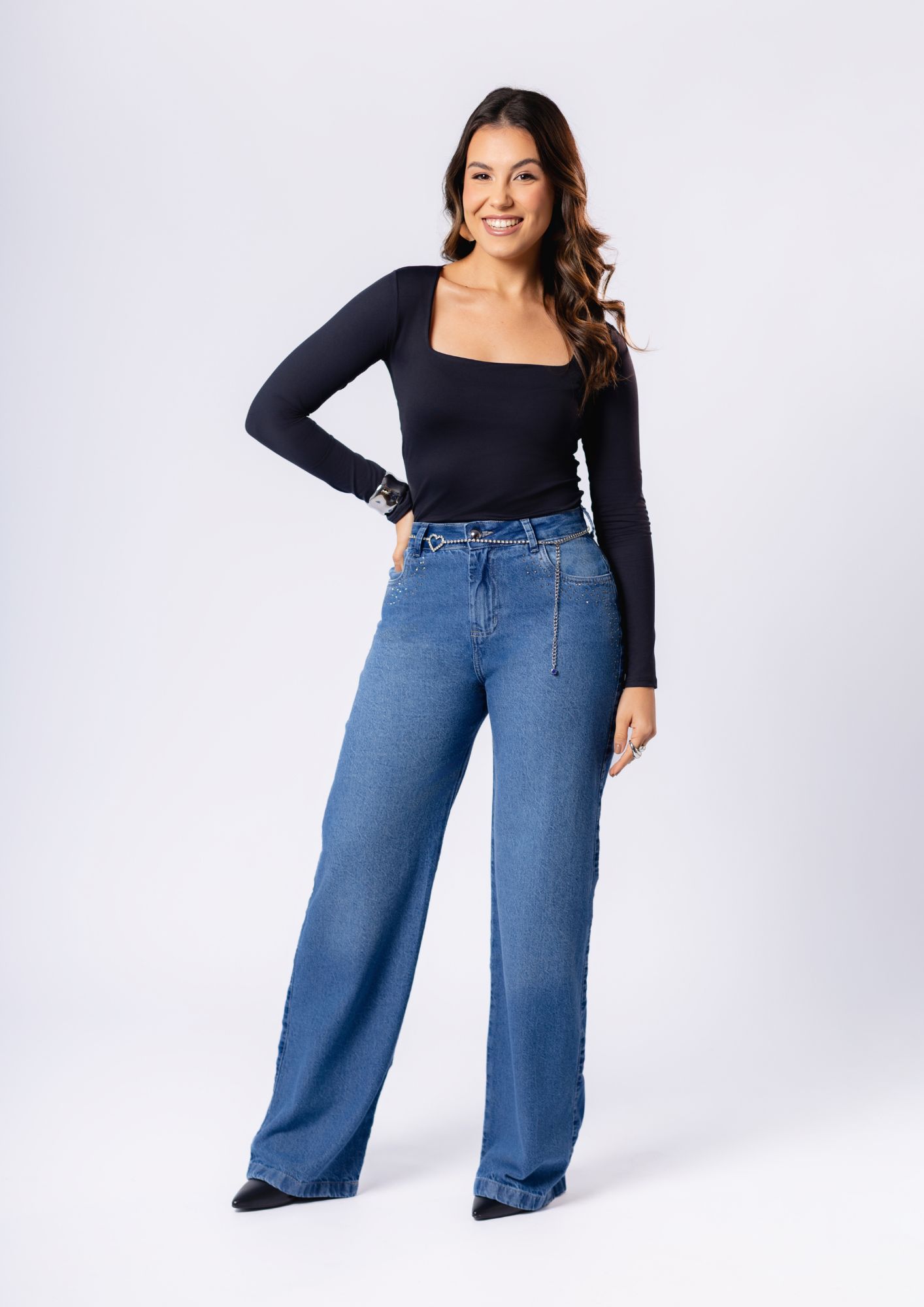 Calça Jeans Feminina Reta com Strass