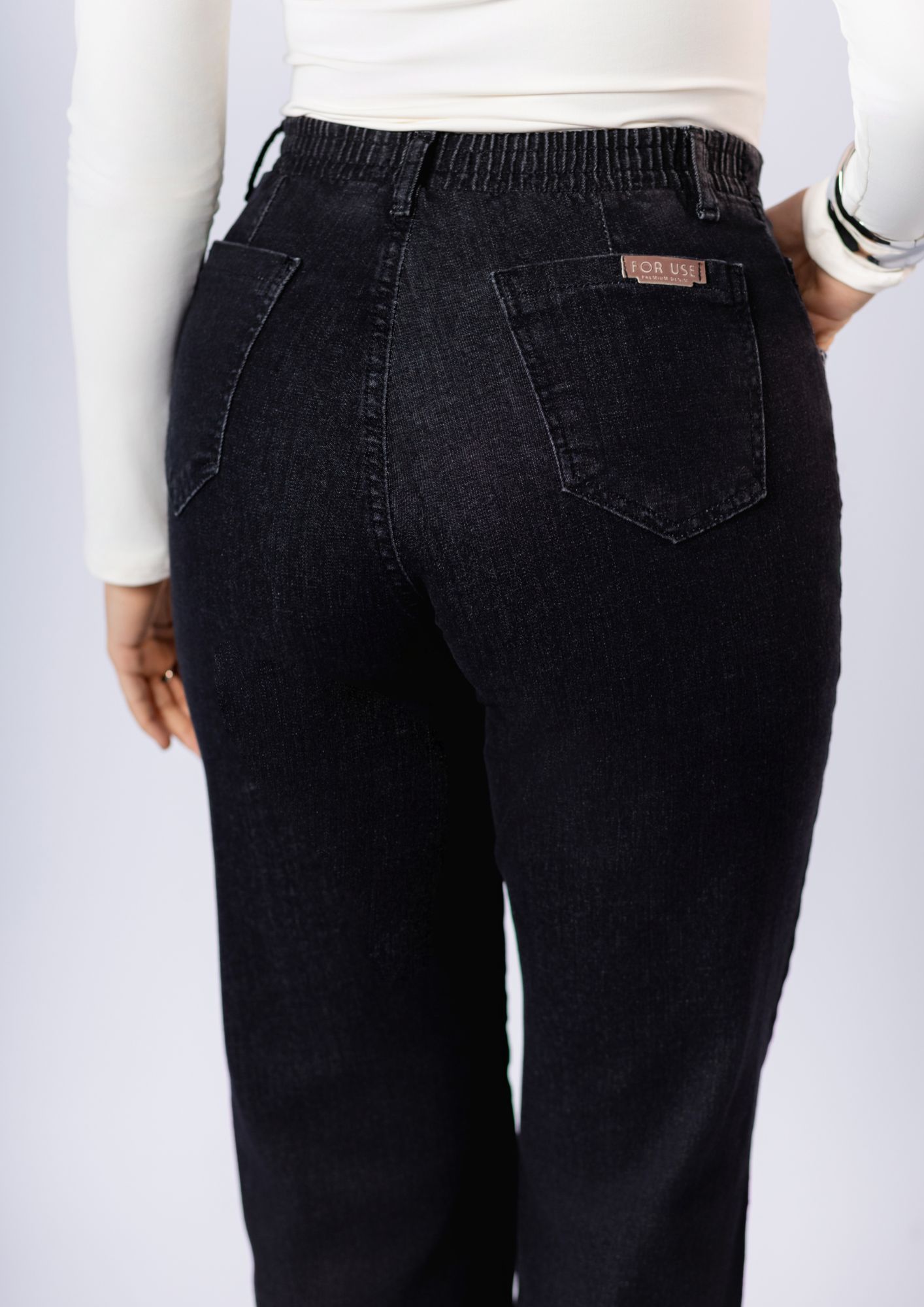 Calça Mom Jeans Preta - Imagem 4
