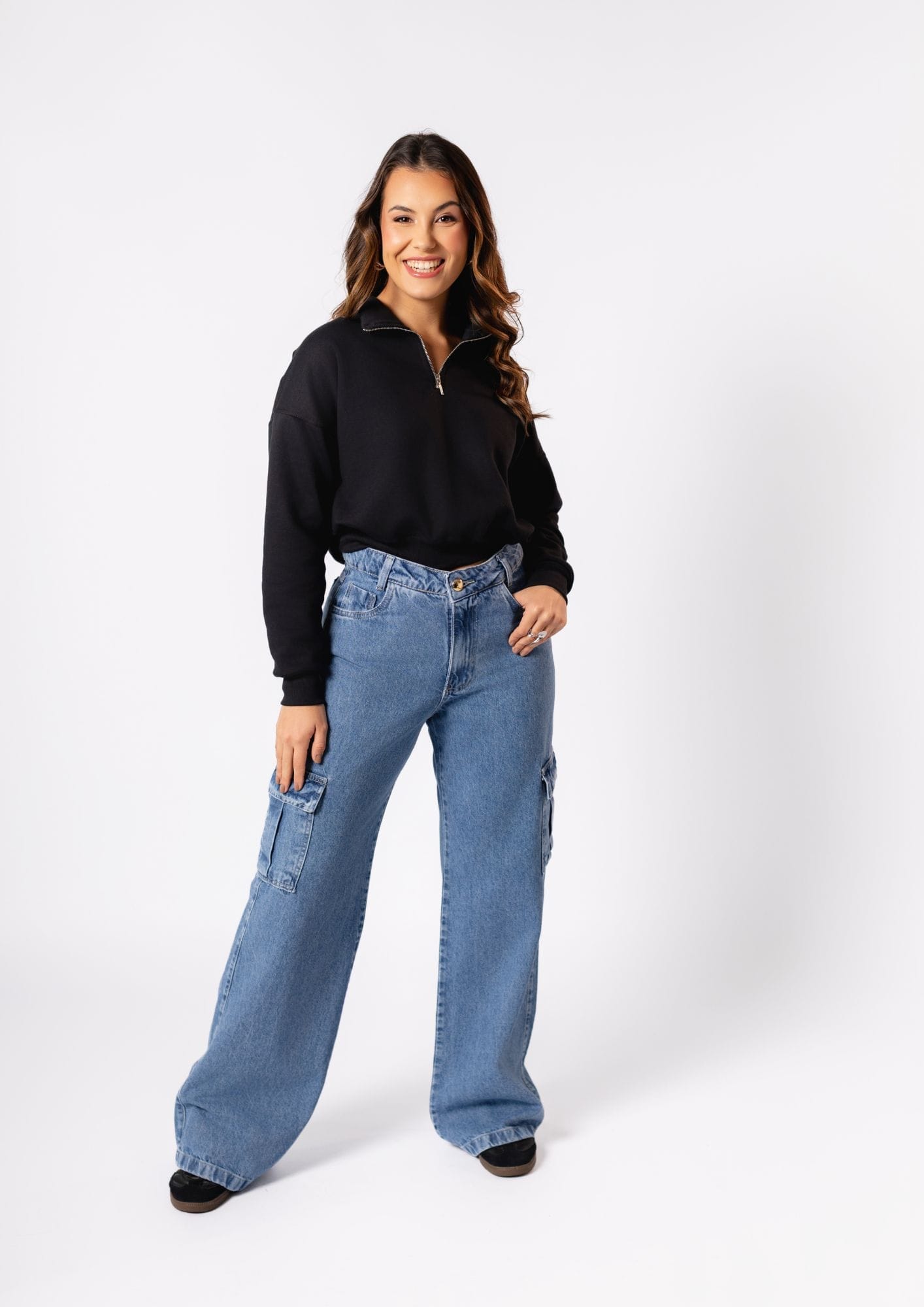 Calça Jeans Feminina Wide Leg Cargo 