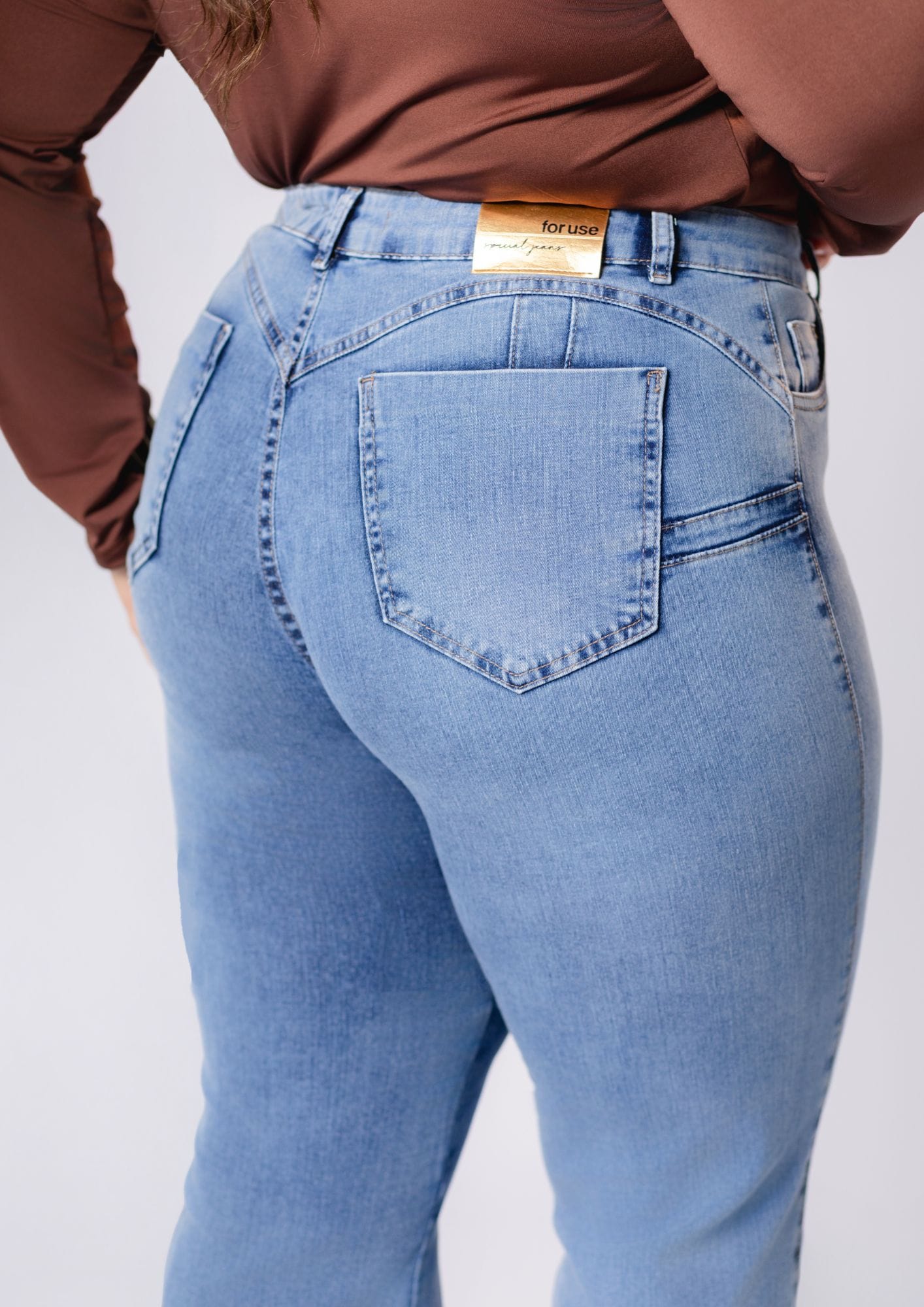 Calça Jeans Feminina Reta Plus Size Azul Claro - Imagem 4