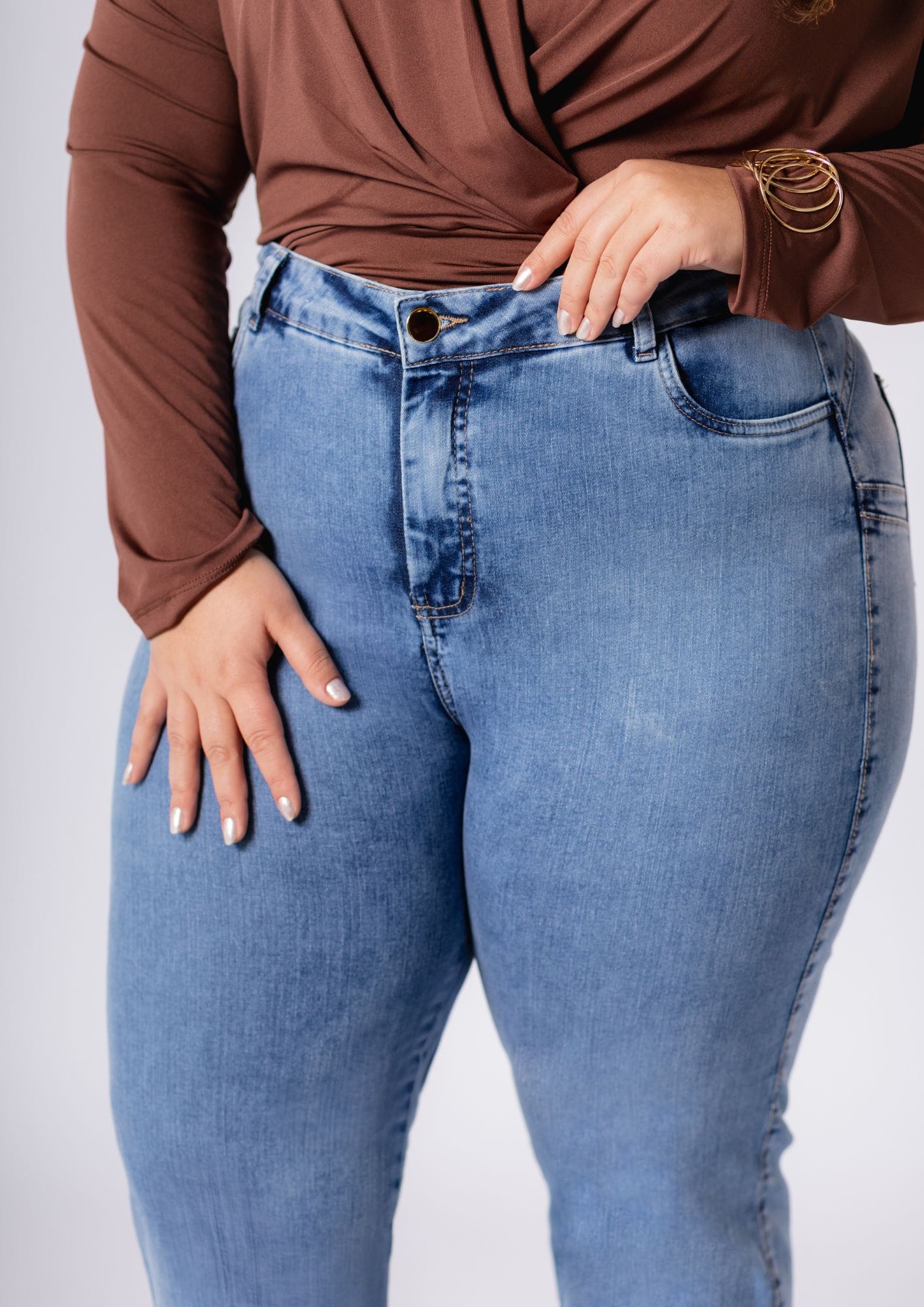 Calça Jeans Feminina Reta Plus Size Azul Claro - Imagem 2