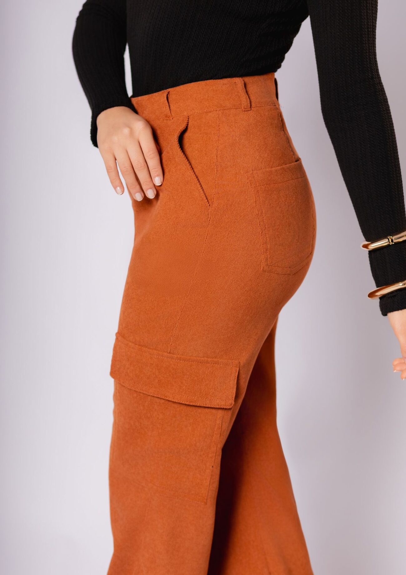 Calça Cargo Feminina em Sarja Canelada  - Imagem 2