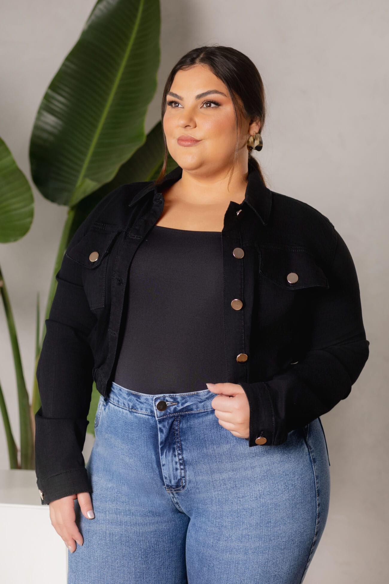 Jaqueta Feminina Preta Cropped - Imagem 3