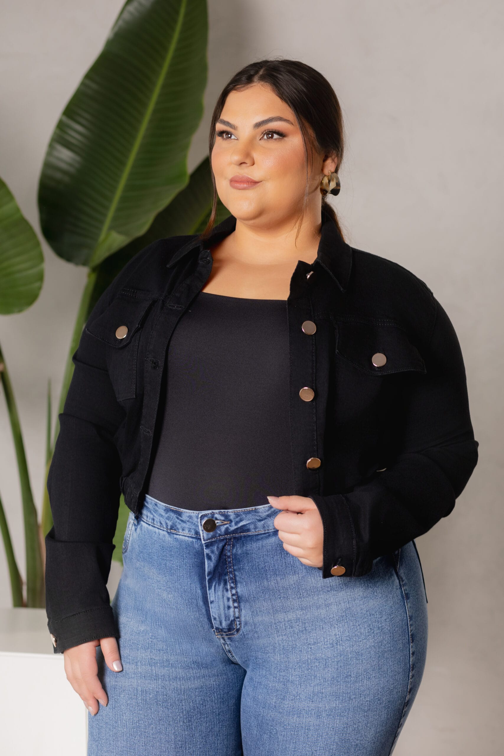 Jaqueta Feminina Preta Cropped - Imagem 3