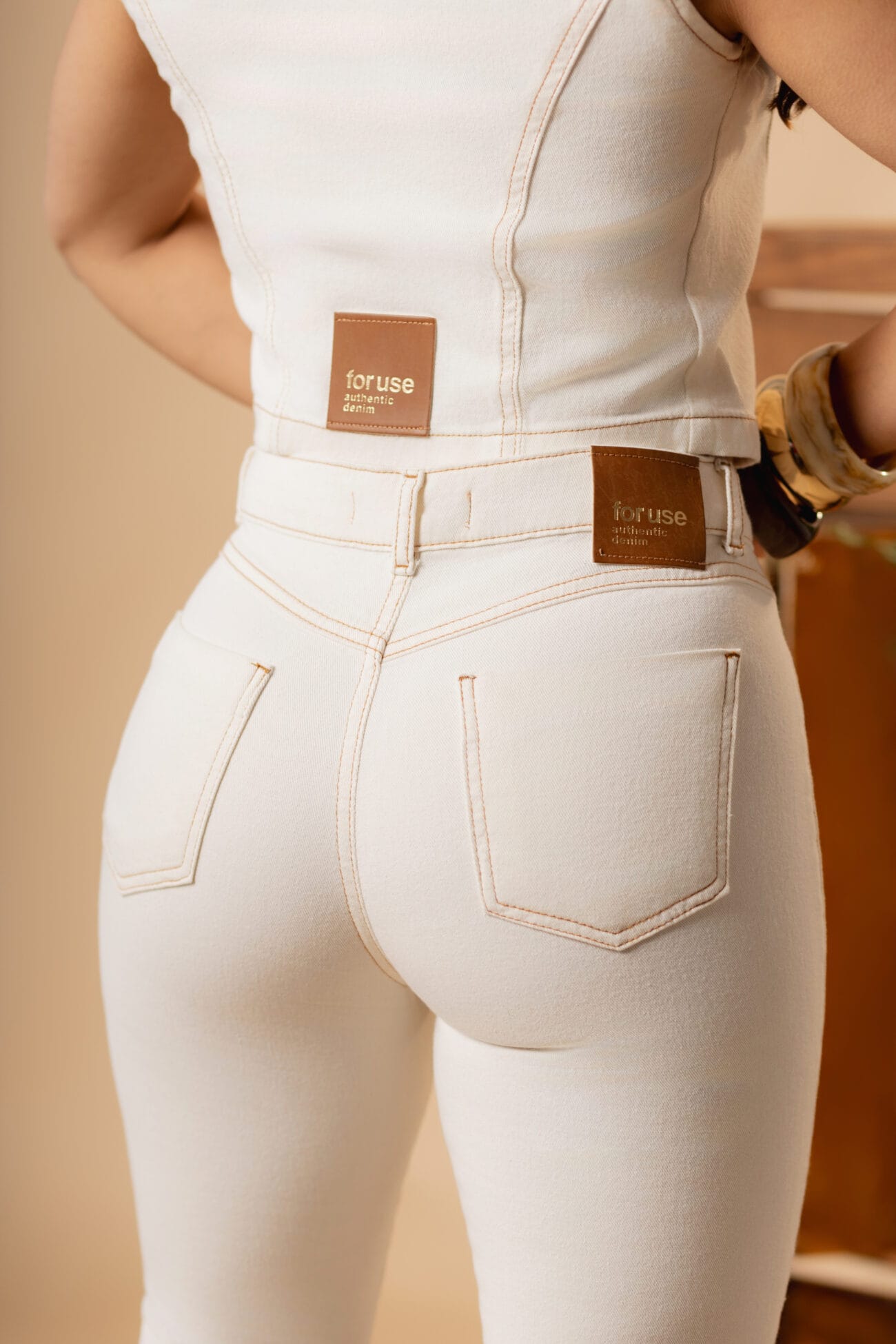 Calça Mom Slim Off-Whit - Imagem 3