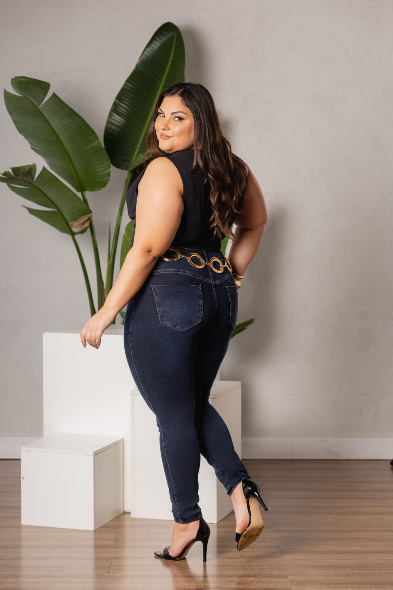 Calça Jeans Skinny Média Preta Destonada - Imagem 3