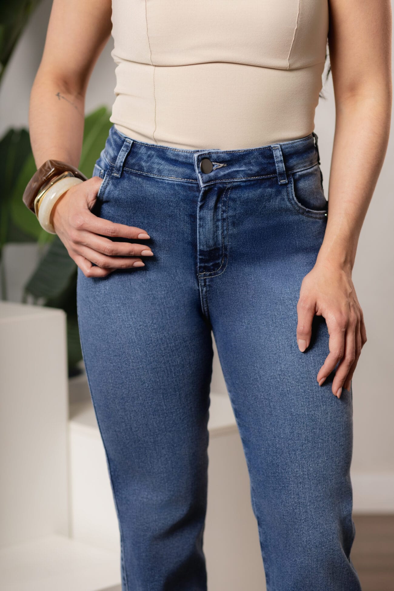 Calça Jeans Feminina Reta Azul Médio - Imagem 2