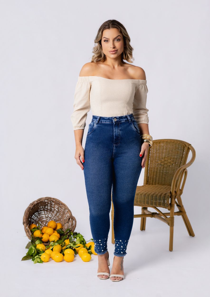 Calça Jeans Midi Pant com Pérolas