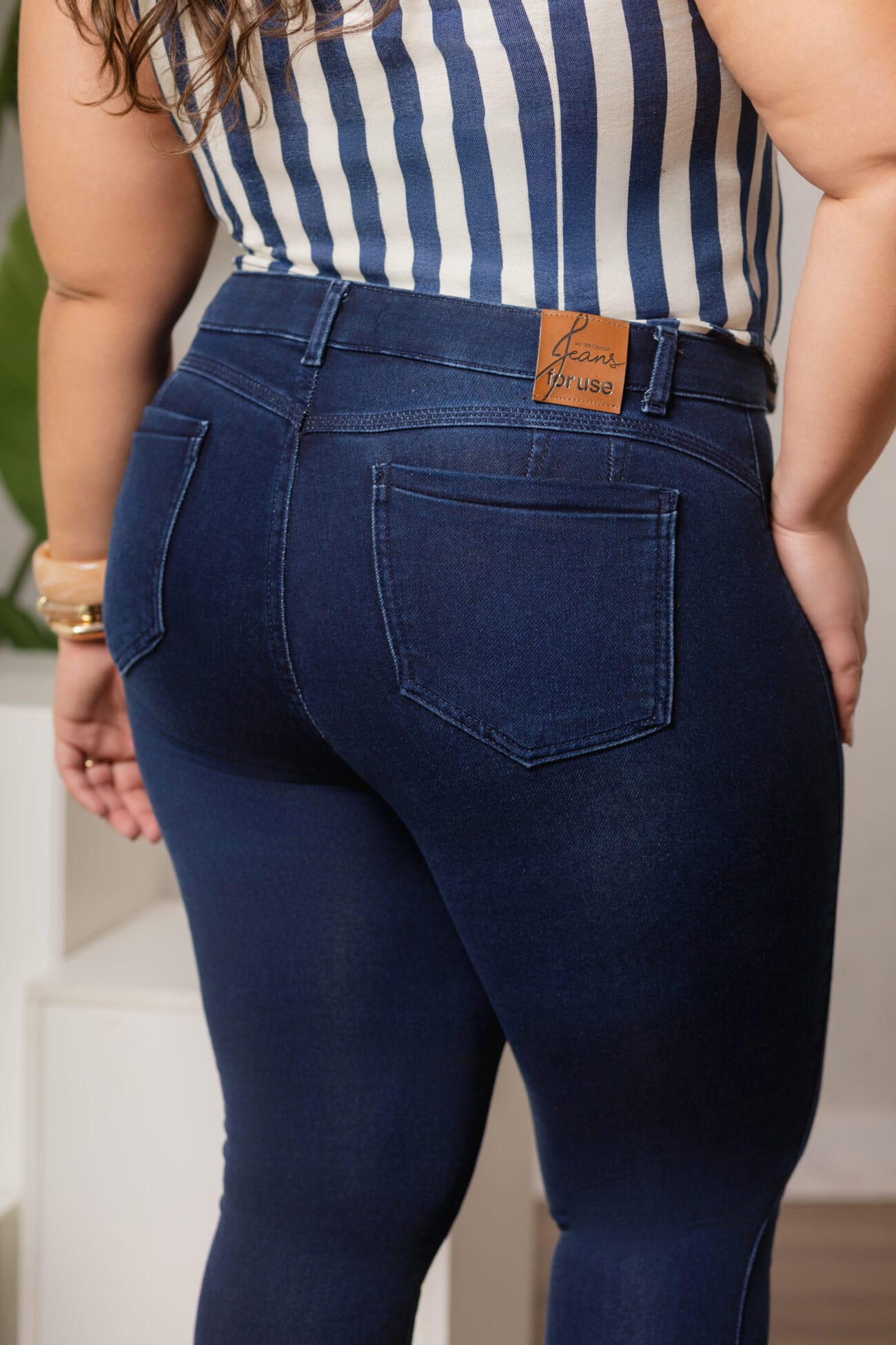 Calça  Skinny Média Azul Escuro - Imagem 4