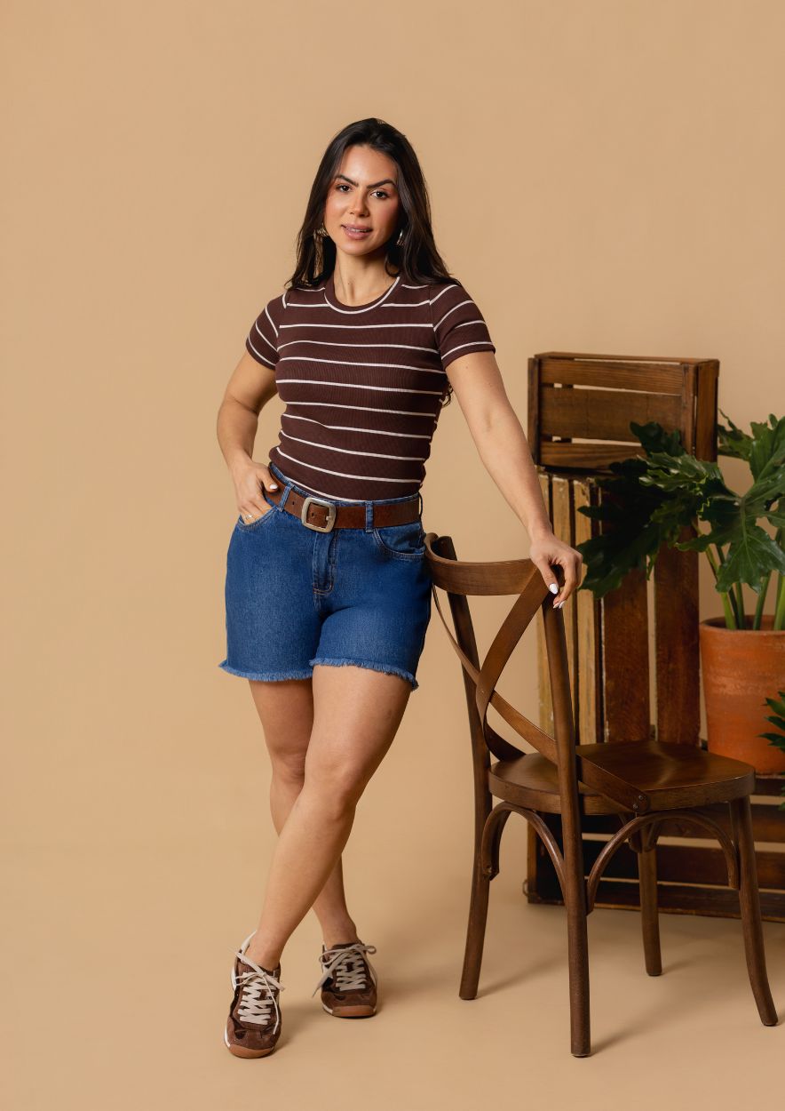 Short Jeans Mom com Bainha Desfiada