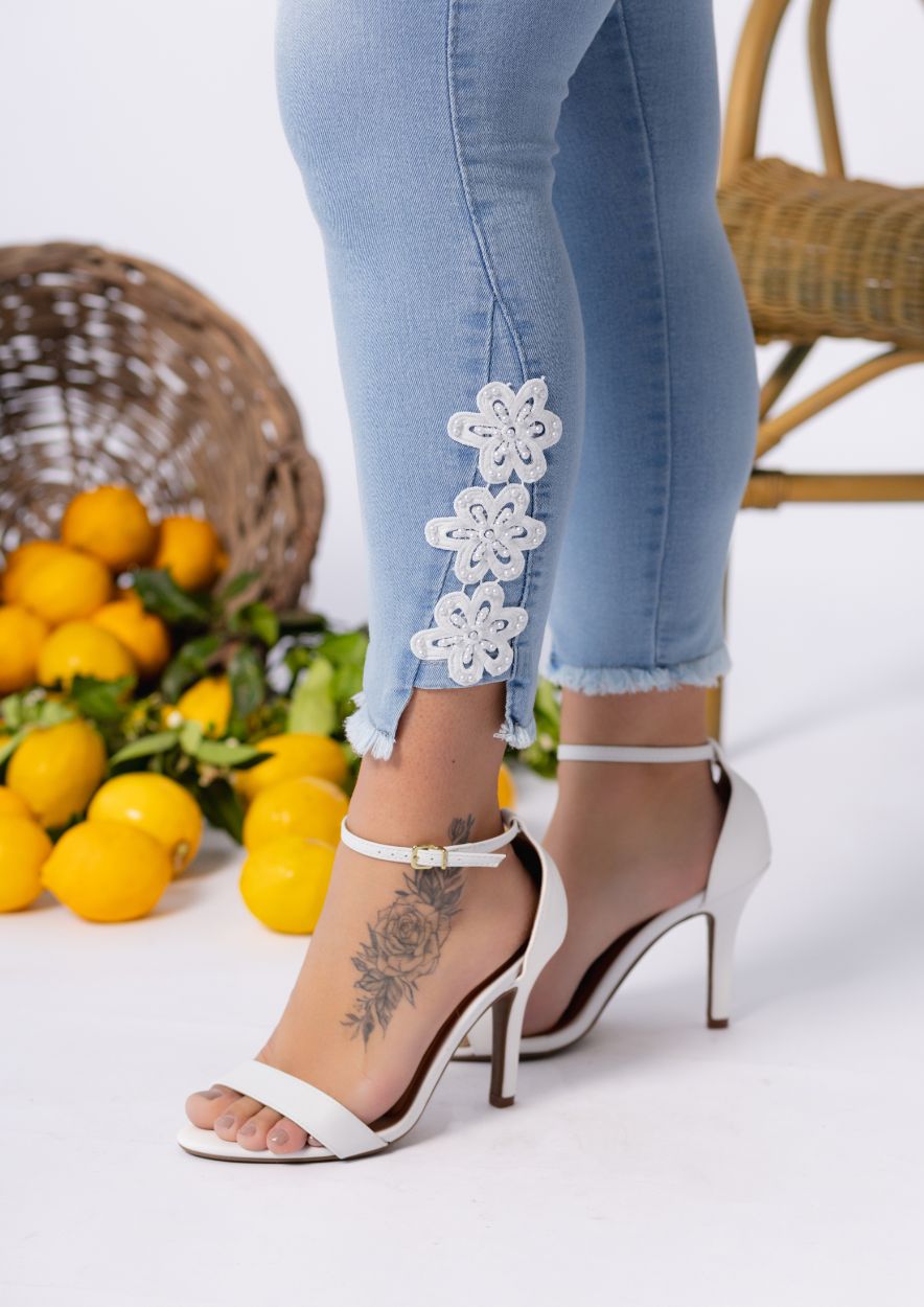 Calça Midi Pant Skinny com Bordado Floral - Imagem 4