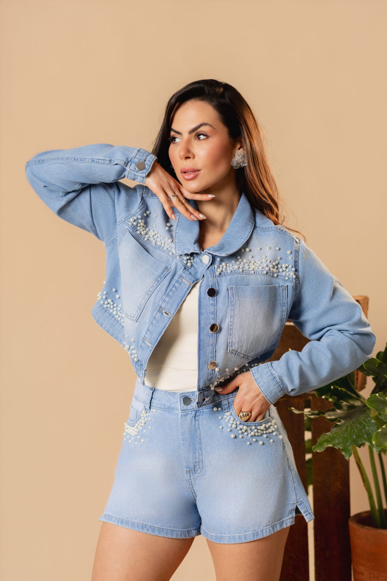 Short Jeans Feminino Boy com Perolas