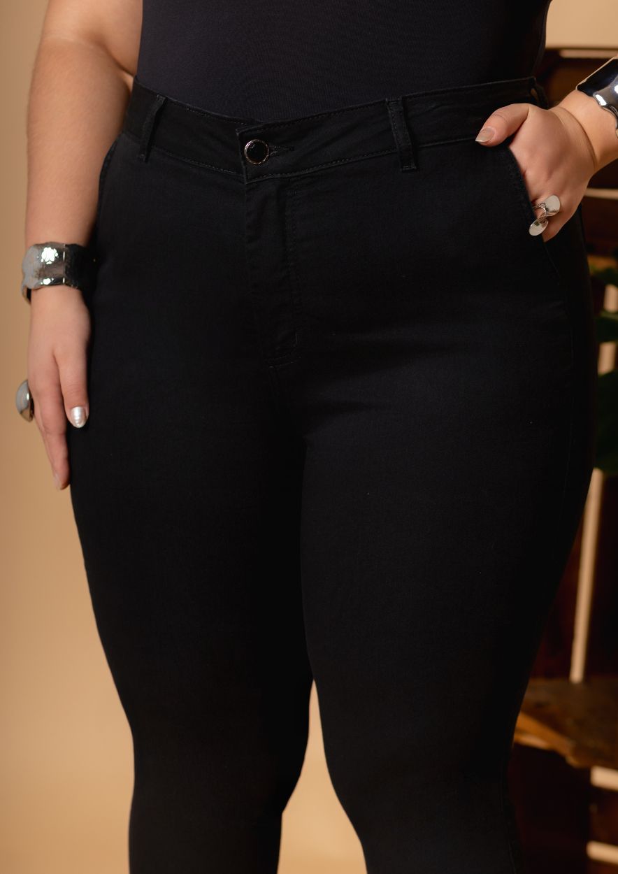 Midi Pant Preta Feminina Plus Size - Imagem 3