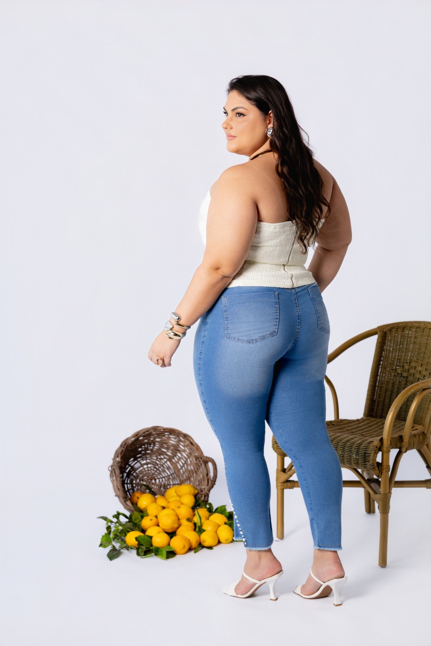 Calça midi pant com Pérolas na Barra - Imagem 4