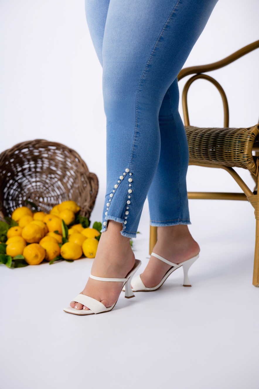 Calça midi pant com Pérolas na Barra - Imagem 2