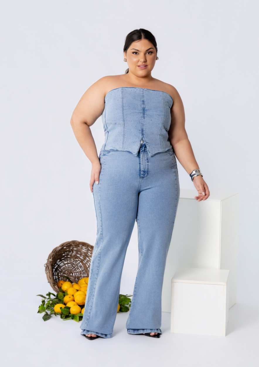 Calça Wide Leg Plus Size Detalhe na Lateral
