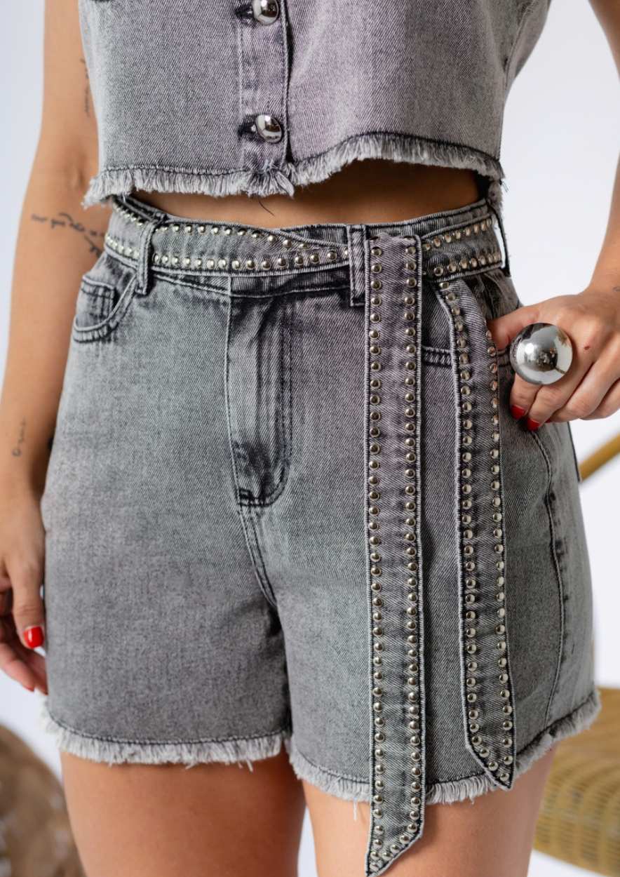 Short Jeans Cinza com Cinto